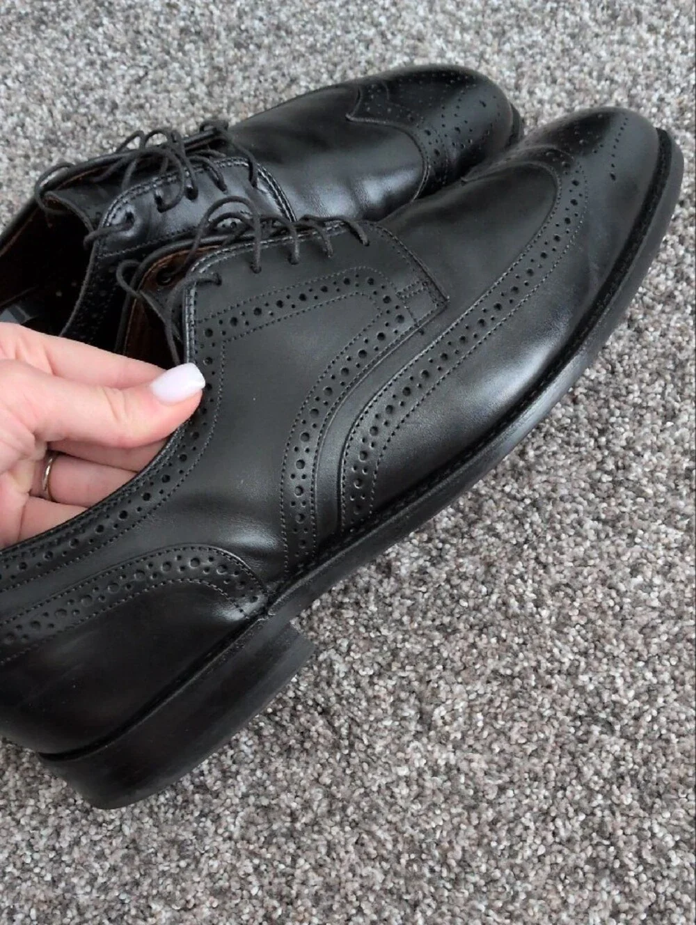 Allen Edmonds Black Leather Wingtip Leather Dress Shoes (Lombard)